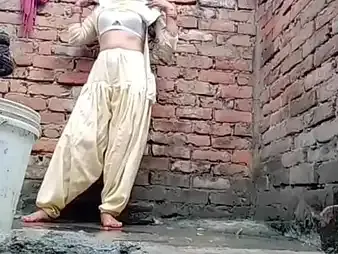 Desi's counterfeit sista's viral movie: Indian desi sauteli's torrid hook-up gauze