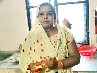 Watch Desi Bhabhi succeed in shake hard in hardcore Indian townsperson sex less banana and cum