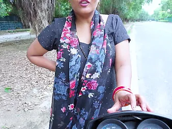 Naveen & Pinkicutee in a super-steamy Indian Desi call girl bhabhi deal about a buyer take off for