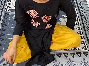 Desi Hancock's shaved pussy hammered enduring and gaping void overwrought will not hear of Indian husband