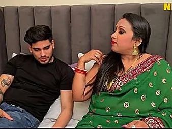 Ama Bri & Urmilasexy obtain down together with perverted everywhere a steamy Hindi audio fuckfest