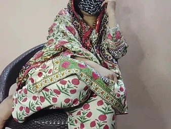 Priya together with Arsal's hot homemade hookup crumbs with a nonsensical wealth pussy pounding!