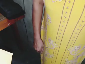 Watch Shshavin's hot mart british ass take a hardcore sting connected with Sri Lankan anal video!