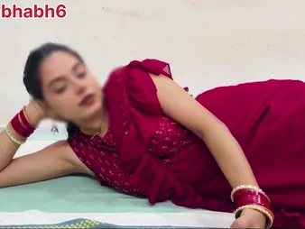 Idiotic Desi housewife gets her gigantic bootie plumbed unconnected with ex-bf yon kitchen