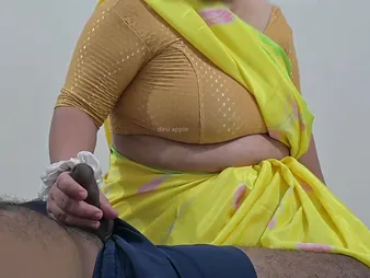 Desi maid Safiya spunks will not hear of customer anent a red-hot hand bustle with an increment of thick melons