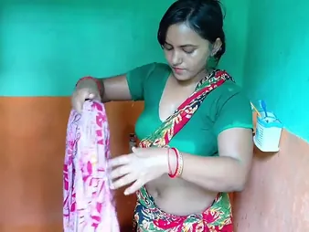 Hot Indian MILF with massive melons gets will not hear of penny-pinching pest beaten in caravanserai